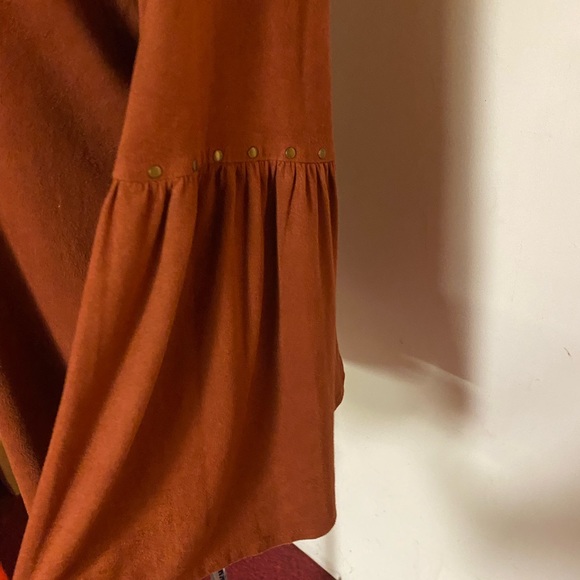 Style & Co. Rust colored micro suede Top / Tunic with brass studs at V-neck. - Picture 4 of 9